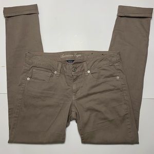 💫3/$20💫 American Eagle Outfitters Skinny Jeans stretch size 6 Tan/brown